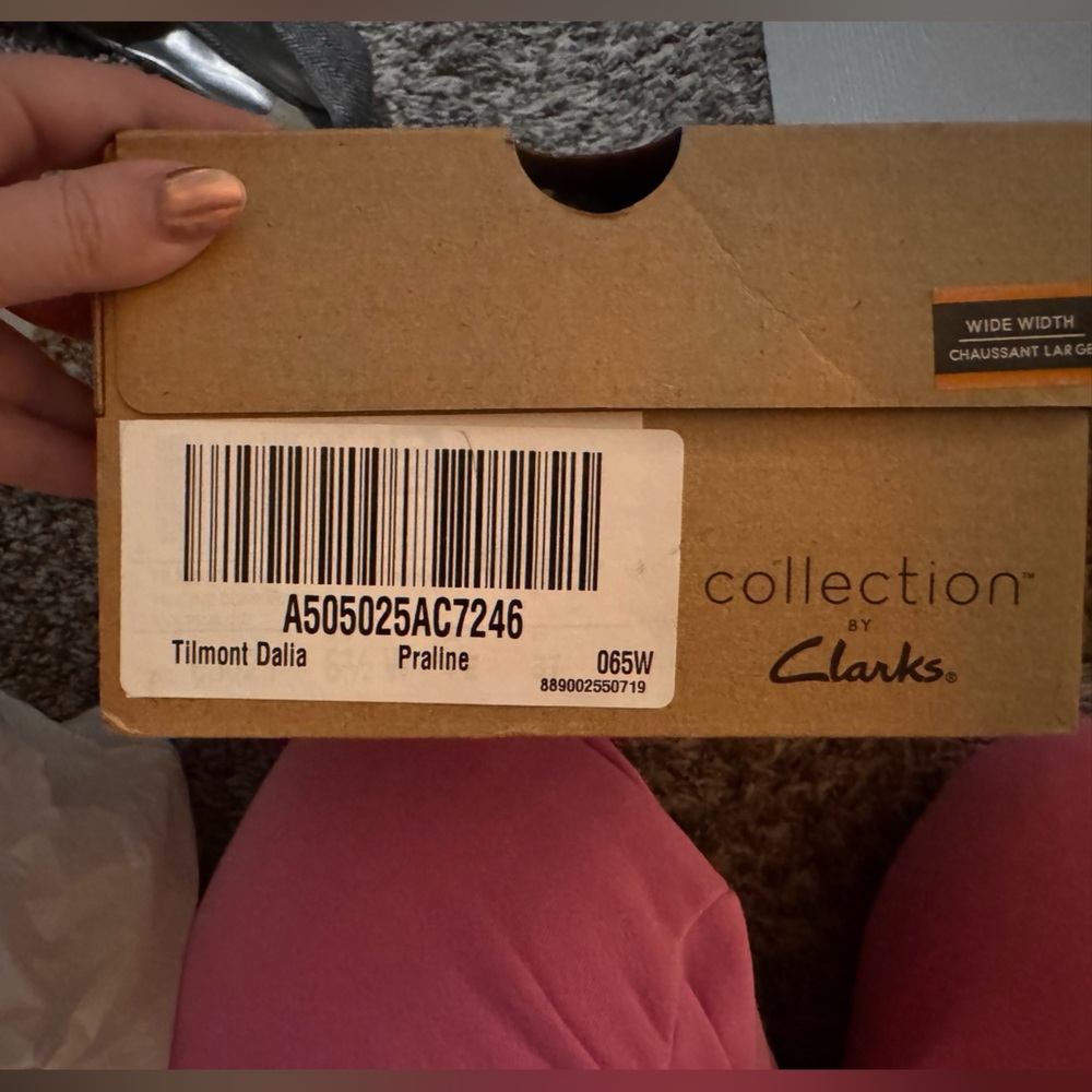 NWT Clarks Tilmont Dalia Tan Flats with Twisted Strap - Picture 11 of 12